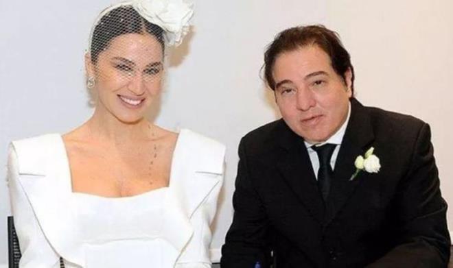 FAZIL SAY- ECE DAISTANLI    En garip boanmalar arasna adn altn harflerle yazdran Fazl Say, ei Ece Dastan ile boanlmas ok konuuldu.