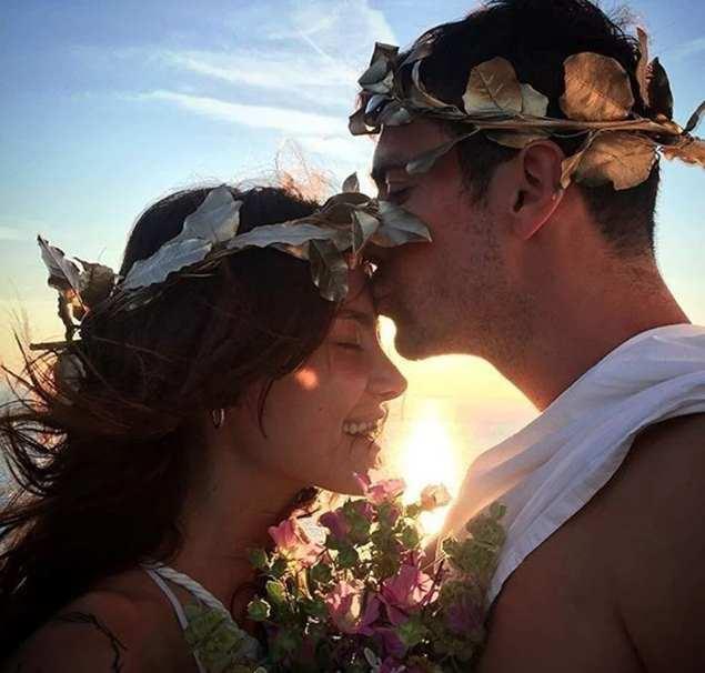 BRAHM ELKKOL - MHRE ELKKOL FT    2017 ylnda nikah masasna oturan ve evliliklerini gz nnd yaamaktan kanan ift, 2022 ylnn 5 dakikada boanan nlleri arasnda yer ald.