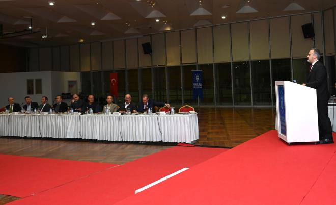 Halen burs uygulamasna 1 milyon 250 bin liralk katk salayan At Yap sahibi Ahmet At da yllardr burs verdiklerini ancak son zamanlarda konunun artk e, dost, akraba taleplerine dnmesi nedeniyle 2 yl nce burslar kestiklerini hatrlatt. BURSKOOP sayesinde tekrar rencilere burs imkan saladklarn ve gerekten destein doru yere ulamas noktasnda ilerinin rahat ettiini kaydeden At, burs verilenlerin gerek ihtiya sahibi mi olduu noktasnda kafalarnda hibir soru iareti kalmadn vurgulad.  BURSKOOP projesine tam not veren Bursa i dnyas, projeye katk sunacaklarnn szn verdi.