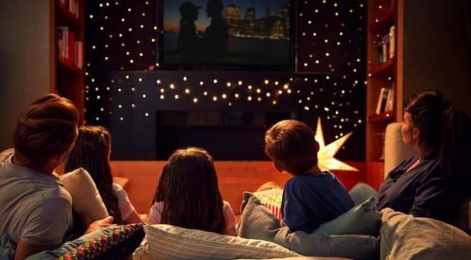 Kn souk etkilerinin drt bir yanda hissedildii u gnlerde evlerde scack bir film keyfi yapmaya kimse hayr diyemez. Birbirinden gzel yapmlarla birka saatliine bambaka dnyalar kefetmek isterseniz bu yaz tam da size gre! Peki kn izlenmesi gereken filmler nelerdir? K mevsiminde izlenecek en gzel filmler hangileridir? Kn izlenecek en gzel filmler nelerdir? te yantlar...