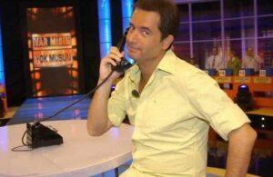 Telefonla programa balanarak yarmaclara teklif sunan ve yz hi grlmeyen Hamdi Bey'in kim olduu hakknda pek ok fikir ortaya atlmt.