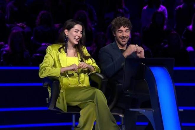 �lk sorular� kolayl�kla yan�tlayan ikili, 200 Bin TL de�erindeki soruya ula�may� ba�ard�.