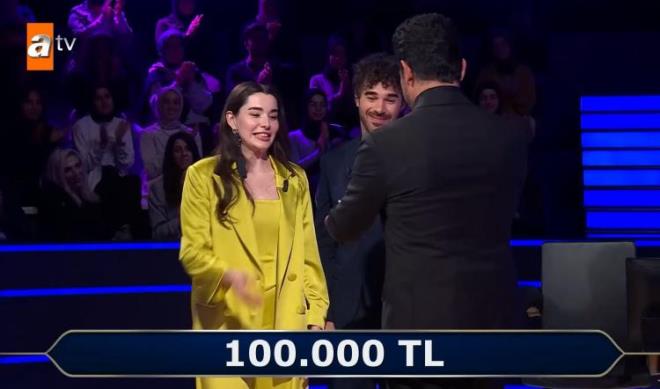 �nl� oyuncular� tebrik eden Kenan �mirzal�o�lu, kazand�klar� b�y�k �d�l�n �ocuklar i�in kullan�laca��n� bir kez daha belirtti.