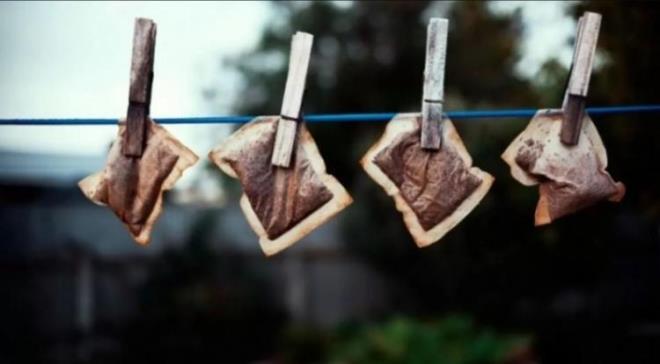 Derinizdeki yaralarn temizlenmesi, cildinizdeki yaralarn temizlenmesi  ayn zamanda antibiyotik etkisi gstermesi iin ay pamukla bu blgelere tatbik ederek kullanabilirsiniz.