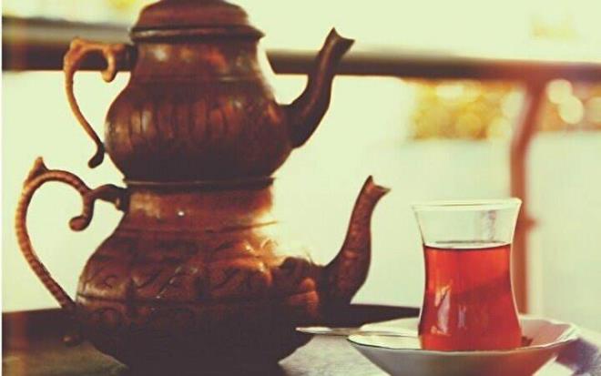 DEMLKTE AYI SAKIN PE ATMAYIN!    ay posasn szn ve souyan demi boaz arlarnda gargara olarak kullann.