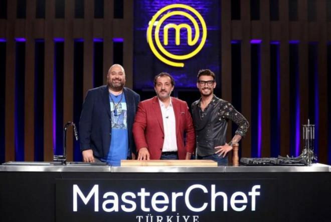 MasterChef Trkiye dn akam yaynlanan yeni blmyle izleyici karsna geti. Hz kaybetmeden devam eden yarma programnn ampiyonunun belirlenmesine sayl gnler kald.