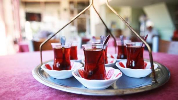 -2. Kan ekeri dzeylerini dzenlemeye yardmc olabilir- eker hastas olsun ya da olmasn, yksek kan ekeri seviyeleri zararldr. rnein, kronik olarak yksek kan ekeri seviyeleri, ok sayda kronik hastalkla ilikilidir. eitli almalar, yksek kan ekerini dierlerinin yan sra tip 2 diyabet, kanser, damar hastal ve bunama ile ilikilendirir. Sonu olarak, kan ekerini salkl bir aralkta tutmak herkesin uramas gereken bir eydir. Bu noktada, siyah ay size yardmc olabilir.