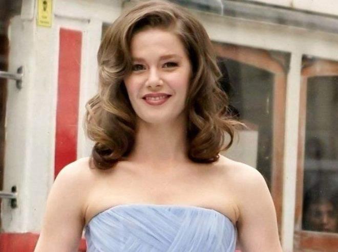 Katld yarmay 1. olarak bitiren Burcu Biricik yapt final konumasnda ''Ben buraya alayarak geldim. Bu mutluluk gzya deildi. Nasl bir yere geleceimden, neler yaayacamdan ok korkuyordum. 'Allah'm, hayrls deilse, gitmeyeyim oraya' dedim ve birinci oldum" szlerine yer vermiti.