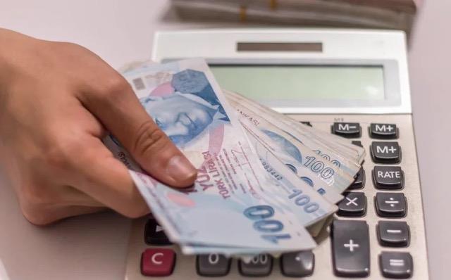 Kanunla, elektronik ticarette haksz rekabetin ve tekellemenin nne geilerek pazara yeni aktrlerin giriinin kolaylatrlmas, pazarn dengeli ve salkl bymesinin salanmas amacyla lekler de dikkate alnarak e-ticaret arac hizmet salayc ve e-ticaret hizmet salayclara ynelik dzenleme yaplyor.