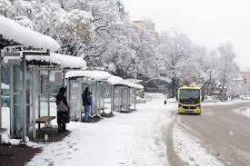 Kocaeli'de, Samanl Dalar'nn zirvesindeki Kartepe Kayak Merkezi'nde kar kalnl 20 santimetreye ulat.