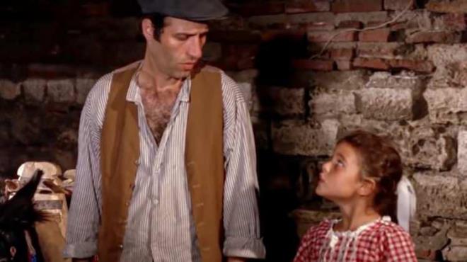 "bo ile Gllah" filmiyle Trk sinemasnn unutulmaz ocuk oyuncular arasna adn yazdran Glah Alkolar, uzun yllardr gzlerden uzak bir yaant srdryor.