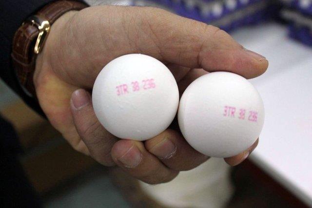 2 NUMARA KODLU YUMURTA NE ANLAMA GELR?<br>    Tavuklarn belli bir dzeyde hareket ettiini gsterir ve doal ortamnda yetimediini belirtir. Endstriyel yemler kullanlr.  <br>  3 NUMARA KODLU YUMURTA NE ANLAMA GELR?<br>        Endstriyel retim ile en verimli ekilde retim yapmak iin belirli sistemler uygulanr.