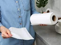 UZUN S�RE MUHAFAZA ETMEN�Z� SA�LAR!  <br>  �zellikle h�zl� bozulan �r�nler i�in bir kurtar�c� haline gelen ka��t havlu y�ntemi adeta sizi b�y�k bir y�kten kurtaracak. Bunun i�in yapaca��n�z ilk �ey buzdolab�n�z�n sebzelik �ekmecelerine ka��t havlu yerle�tirmek olsun. Bu y�ntem sayesinde sebze ve meyveleriniz uzun s�re taptaze kalacakt�r.