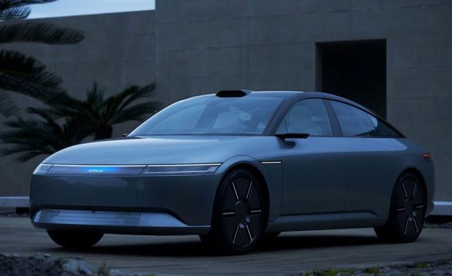 Arac�n teknik ayr�nt�lar� hakk�nda hen�z payla��lm�� bir bilgi yok. 40?tan fazla sens�r ve kamera ile donat�lan ara� otonom s�r��� de destekleyecek.