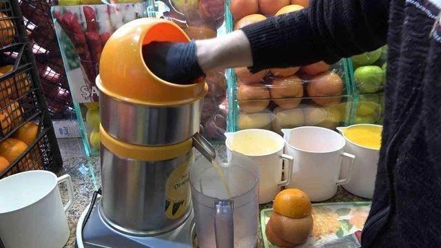 5/13  Tweetle Facebook'ta payla    ATOM KARIIMININ FAYDALARI NELERDR?<br>    Bronite iyi gelen ve sestellerini aan bu gl iksir, Enerjiyi de artrmaktadr.