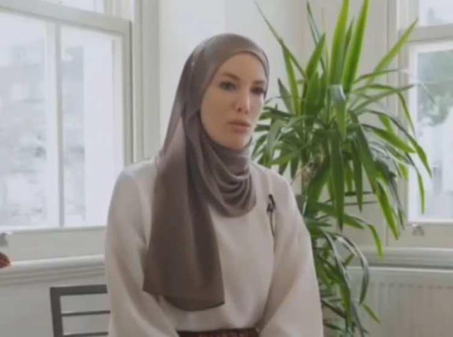 zelik, ksa srede youn ilgi gren paylamyla takdirleri zerine toplad.