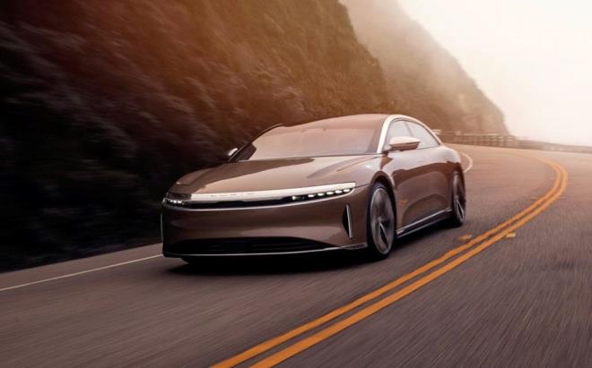 LUCID AIR - 0.197    Lucid'inGrand Touring versiyonunun vadettii 830 kilometrelik menzilde en byk pay sahibi aerodinamik yaps.