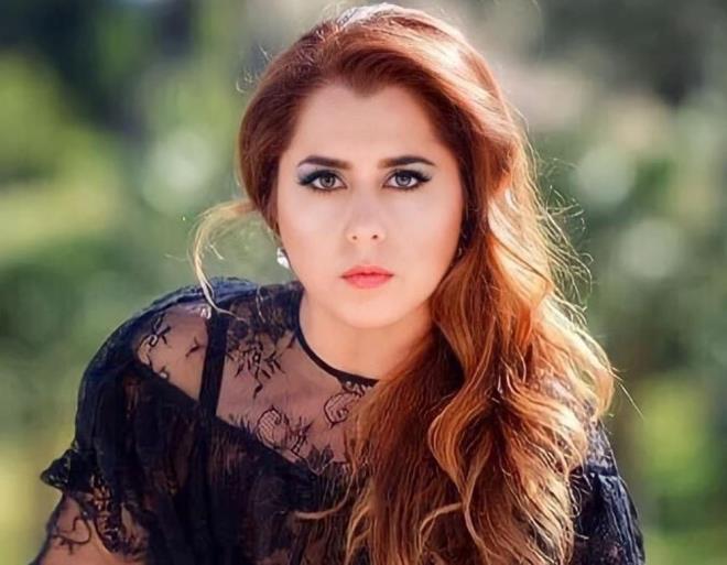 SEHER DLOVAN DUYURDU    Sanat Seher Dilovan, aan'n vefatn, sosyal medyadan, "Deerli meslektam, halk mzii sanats Burhan aan hayata gzlerini yummu. Kendisine Allah'tan rahmet, yaknlarna ba sal dilerim." szleriyle duyurdu.