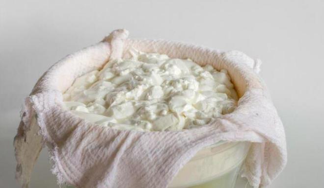 NE KADAR EKRSE O KADAR FAYDALI    Dr. Nizami Duran, yararl bir yourt iin 24 saat scak bir ortamda ekimtrak bir tat yakalayana kadar bekletilmesi nerisinde bulundu.