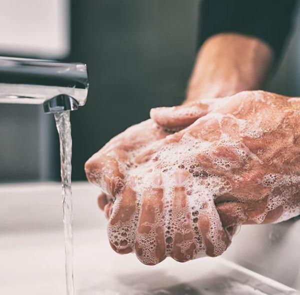 HJYEN NLEMLER ALINMALI    Uzman Kaplan, enfeksiyonun yaylmasn engellemenin en nemli faktrlerinden birinin hijyenik nlemlerin alnmasnn olduunun vurgusunu yapt.