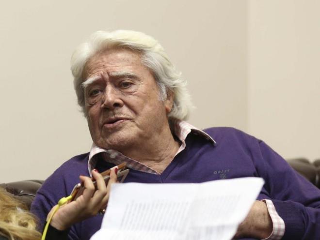 14 Nisan 2009 tarihinde kendi el yazs ile kaleme ald vasiyetname,  stanbul Sulh Hukuk Mahkemesi'nde ei ve ocuklarna akland.