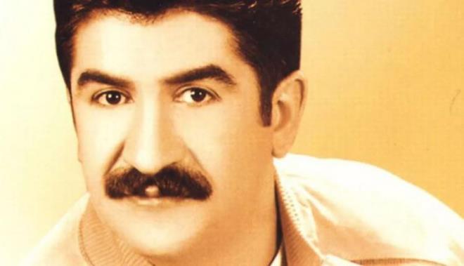 Tandklarmz vastasyla kulisine girip bir de fotoraf ektirmitim ki, dnyalar benim olmutu...Hatta bir Glhane konserinde kendisine vokallik yapmtm 100 bin kiinin nnde, dev orkestrasyla ve TRT canl yaynlamt...