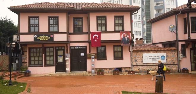 Bursa Bykehir Belediyesi tarafndan 2015 ylnda madde bamll ile mcadele amacyla kurulan Genlik ve Aile Destek Merkezi (GADEM), bugne kadar 2420 baml ile 16500, baml yaknlar ile de 11500 bireysel grme gerekletirdi. 1712 kii, aile eitimi programndan yararland. Dananlar tbbi tedavi iin 2100 kez AMATEM ile EMATEM?e ynlendirilirken, koruyucu ve nleyici almalar kapsamnda ehir genelinde 341 ayr noktada verilen seminerlerle 17500 kiiye ulald.