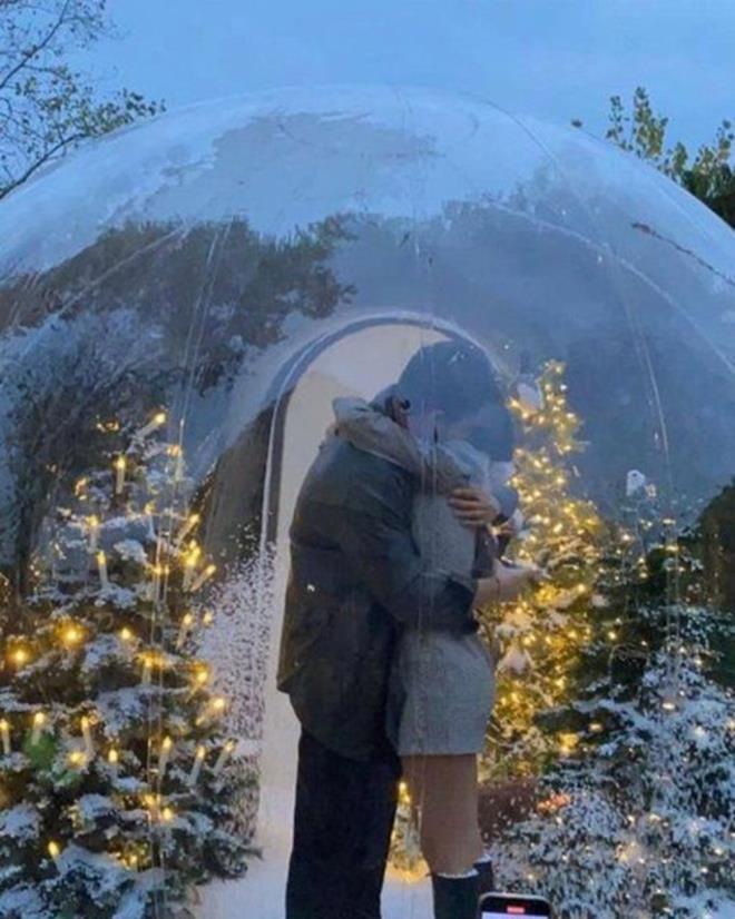 "EVET" DED!    te yandan Sava Zafer, uzun yllardr ak yaad sevgilisi Melis Ketenci ile hayatn birletirme karar almt. 2021'in kasm aynda sevgilisine evlilik teklifinde bulunan Zafer, "Evet" yantn almt.