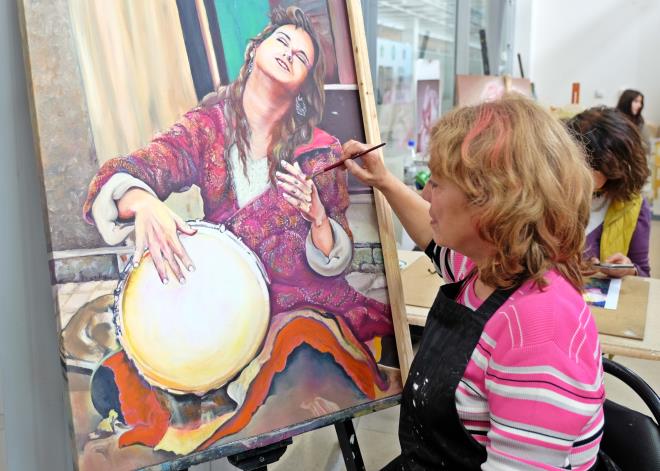 BUSMEK, yeni dnemde de biliim teknolojilerinden el sanatlarna, muhasebe ve finansmandan ocuk geliimine kadar 230 fazla farkl branta eitimlerine hz kesmeden devam ediyor.