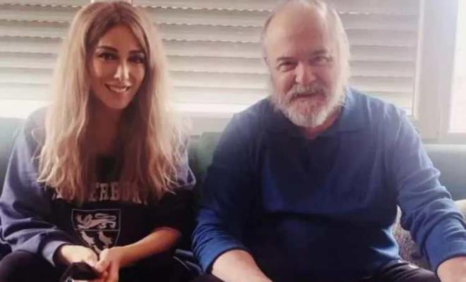 etin Tekindor ile 1988 ylnda dnyaevine girip 1999 ylnda yollarn ayran usta oyuncu Zerrin Tekindor, Ak- Memnu'daki Matmazel karakteriyle hafzalarda yer etmiti.