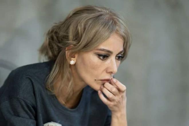 'AB-I HAYAT' DZSNN KONUSU NEDR OYUNCU KADROSUNDA KMLER VAR?<br>    Hep 30 yanda grnen bir adamn etkileyici hikyesini anlatan dizinin kadrosu da netleti.    Hmeyra (Neriman), Birkan Sokullu (Kemal), Ebru ahin (Hayat), Necip Memili (Turgut), Gzde Seda Altuner (Aysel), Ecem alhan (Miray) ve Hilal Altnbilek'in rol alaca diziye ok deerli bir oyuncu daha katld. Zerrin Tekindor ?Ab-  Hayat?ta ?Muhterem? roln canlandracak.