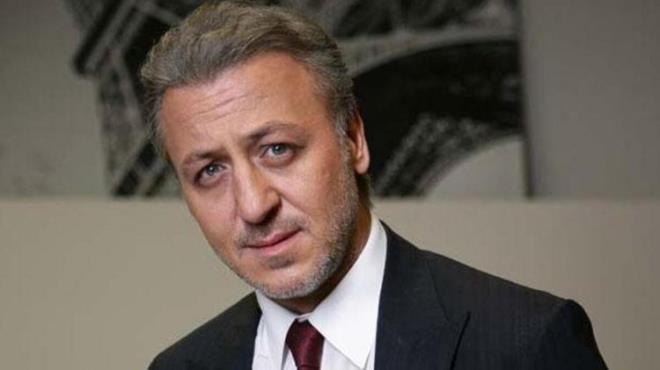 "Krmz Oda" dizisinde oynad "Nihal Karahanolu" karakteriyle yldz parlayan Esra Ronabar ve Bar Falay'n 2006 ylndan beri evli olduu renildi.