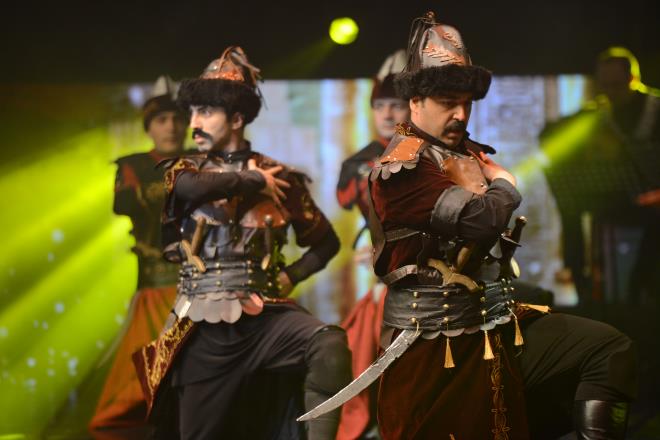 Trk dili konuan halklar ve lkeler arasnda dostane ilikiler kurarak, ortak Trk kltrn, dilini, tarihini, sanatn, gelenek ve greneklerini gelecek kuaklara aktarmak amacyla alan Uluslararas Trk Kltr Tekilat?nn (TRKSOY) Kltr Bakanlar Daim Konseyi 38. Dnem Toplants?nda Bursa, ?2022 Trk Dnyas Kltr Bakenti? seilmiti. Bu unvan en iyi ekilde tamay hedefleyen Bursa Bykehir Belediyesi, resmi aln Mart aynda Nevruz Bayram kutlamalaryla yaparak birbirinden farkl etkinlikle Trk dnyasnn kalbinin Bursa?da atmasn salad. Trk Dnyas Kltr Bakentlii vesilesi ile Bursa 8 farkl lkede tantld. Bursa?nn ipei, gastronomi rnleri, doal gzellikleri, halk danslar ve mzikleri uluslararas alanda vitrine kt. Avrupa?nn kalbi Brksel?deki Avrupa Parlamentosunda yaplan Bursa Tantm Gn?nde, sadece Trk dnyasnn deil, Avrupa?nn dikkati Bursa?ya ekildi.