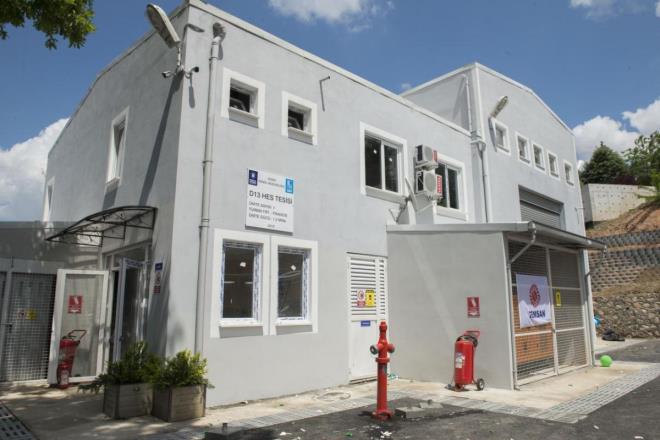 klim deiiklii ile mcadele almalar kapsamnda atklardan enerji retimi, HES ve GES gibi projeler ile yenilenebilir enerji kaynaklarna ynelen Bursa Bykehir Belediyesi, 2022?de tkettii enerjinin yzde 52?sini bu kaynaklardan karlad. Yl boyunca retilen 137,5 milyon kilovat saat elektrik enerjisi ile ?toplam 2 milyon 689 bin 333 adet aa dikimine edeer olarak? 60 bin 510 ton karbondioksit salnm engellenmi oldu.