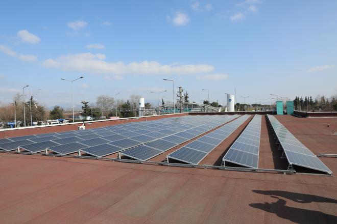 92 bin konutluk enerji<br>  Bykehir, ?BUSK ve Burula bnyesinde hayata geirilen yenilenebilir enerji yatrmlar sayesinde? 2022 ylnda toplam 137 milyon 523 bin 613 kilovat saat elektrik enerjisi retti. retilen bu enerji, Bykehir Belediyesi ve bal kurulularda 2022 yl ierisinde tketilen elektrik enerjisinin yzde 52?sine karlk geldi. Toplam 92 bin 300 konutun tketimine eit bu retimle toplam ?2 milyon 689 bin 333 adet aa dikimine edeer olarak? 60 bin 510 ton karbondioksit salm nlenmi oldu.