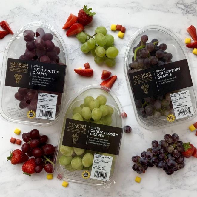 M&S ayn yln Temmuz aynda ise  ilek, pamuk eker ve tutti frutti tadndaki zmlerini piyasaya srd.