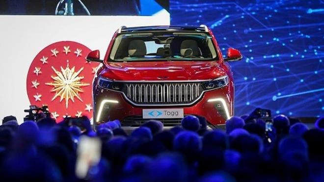 Togg tarafndan retilen 30 bin elektrikli otomobilin, devlet kurumlarnn kullanmna sunulmas planlanyor. Togg?un kamu tarafndan alm srecini Devlet Malzeme Ofisi (DMO) stlenecek.