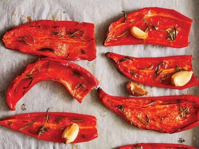 TAZE BBERLER    Taze olarak tketeceiniz kapya biber ve dolmalk biberleri tost yaparak salkl bir ne dntrebilirsiniz.