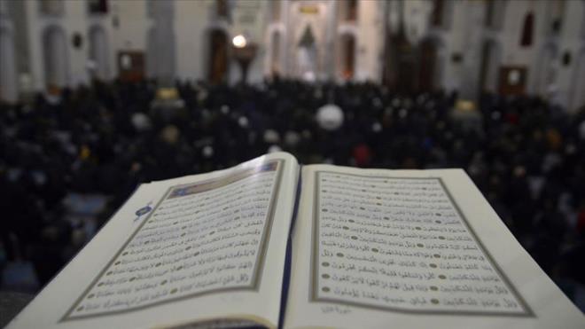 "Allah?n rahmeti, bereketi sizinle olsun, gnl gneiniz hi solmasn, yznz aydn dualarnz kabul olsun."    "lkemize iyilik, gzellik bereket ve huzur dolsun. Regaip Kandilimiz kutlu olsun."    "Birbirine her koulda samimiyetle iyilii, hakk ve sabr tavsiye eden insanlarn yol arkadal, bu zamanda sahip olunabilecek en deerli hazinelerden biridir. Regaip Kandiliniz kutlu olsun."    "Tm slam aleminin Regaip Kandili'ni kutluyor, bu kutlu gnn hayrlara, bara ve kardelie vesile olmasn diliyorum."    "Regaip Kandilimiz mbarek olsun. "    "Regaip kandilimiz kutlu olsun.  Bu mbarek vakitler, kendimize, zmze yaklaabilmemiz; idrakimizi artrmamz ve daha olgun insanlar olmamz iin vesile olabilsin"