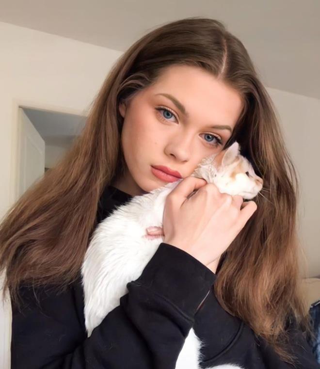 Olympe, ayrca kararyla genlere rnek olmak istemediini vurgulayarak, karanlk dncelere sahip olanlarn ncelikle destek almaya ard.