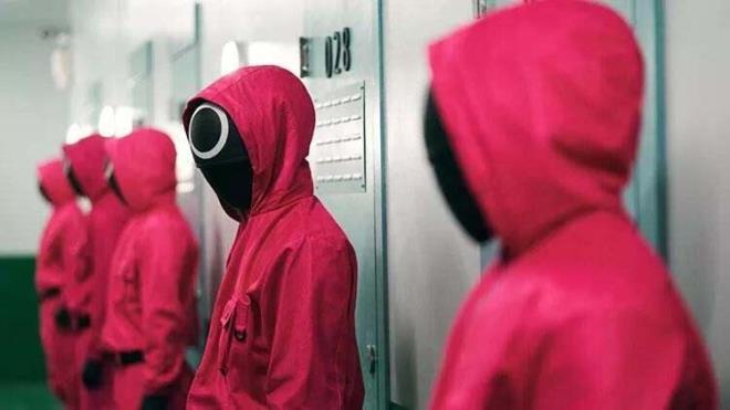 lk turda yzlerce kii elenirken geride kalan yarmaclarn tpk dizideki gibi ranzalarda kald akland.