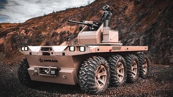 Veysel Ataolu, ihracat konusundaki almalarnn da SAHA Expo'da baladn ve sonrasnda yaptklar grmeler dorultusunda aracn farkl lkelere testlere gnderilebileceini bildirdi.  <br>  Aracn yurt d tantm faaliyetlerine de ncelik verdiklerini anlatan Ataolu, yle konutu:  <br>  "nmzdeki ay ierisinde yurt dnda bir lkede aracmz sergilemeyi planlyoruz. Sadece bu arac da deil dijital birlik konseptini orada sergileyeceiz. Bu ekilde bu aracmzla da yurt dna bir ekilde alm olacaz ve faaliyetlerimiz daha hzl devam edecek."