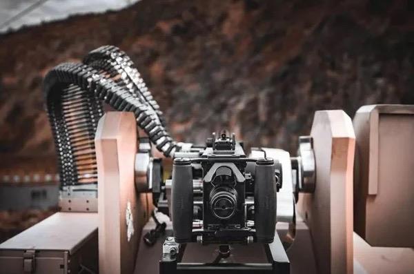 Orta snf-2 insansz kara arac olarak konumlandrlan Kapgan, Anadolu Ajans tarafndan grntlenen testler iin gvde zerindeki almalarn tamamlanmasnn arndan Samsun Yurt Savunmann Samsun'daki at poligonuna nakledildi. Projede grev alan ekiplerin almasyla Unirobotics'in silah kulesi ve Samsun Yurt Savunmann Canik M2 QCB 12,7 milimetre ar makineli tfei Kapgan'a entegre edildi ve gece atlar gerekletirildi. Ertesi gnn erken saatlerinde de gndz atlar yapld. At testlerinin ardndan araziye kan Kapgan, sr performansn ortaya koydu.