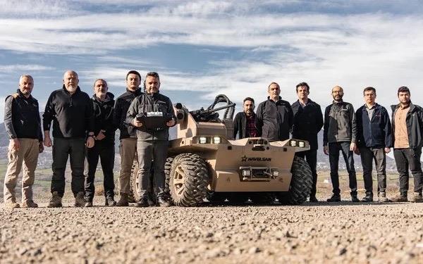 "O bir akll robot"  HAVELSAN Robotik ve Otonom Sistemler Proje Mdr Veysel Ataolu da SAHA Expo'da geen yl yaptklar sunumun ardndan Kapgan'n test programna alndn syledi.  <br>  Platform reticisiyle ilk olarak gvde performans testleri yaptklarn dile getiren Ataolu, belli bir noktaya geldikten sonra ara zerinde ne tip faydal ykler kullanlabileceiyle ilgili almalar gerekletirdiklerini anlatt.