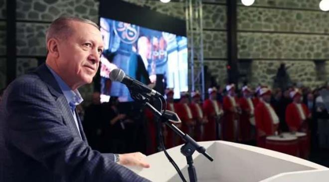 Cumhurbakan Recep Tayyip Erdoan, nceki gn Bilecik'in Vezirhan beldesinde gerekletirilen "Kkmz Mazide, Gzmz Atide" programnda genlerle bir araya geldi.