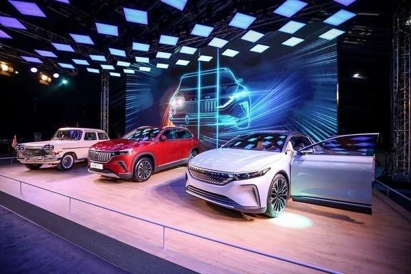 AVAX NEDR?<BR>  Kurucular arasnda Emin Gn Sirer isimli bir Trk giriimci olan Avalanche (AVAX), Togg'un 'Blok Zinciri' konusundaki i ortaklarndan bir tanesi. Avax, kripto para dnyasnda daha hzl ve ucuz bir ekilde alan ve leklenebilir yapya sahip bir kripto para ve blok zincir projesidi.