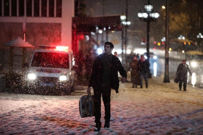 te yandan bykehir ve ile belediyelerine bal ekipler, karn ulam olumsuz etkilememesi iin ana gzergahlar, ara sokaklar ve krsal blgelerde tuzlama almas yapyor.