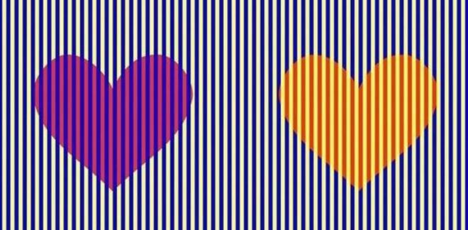 Buradaki iki kalp de krmznn ayn tonunda.