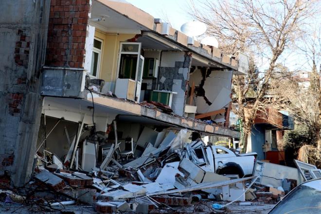 Yer kabuunda meydana gelen depremlerin says artt m?  <br>  Hayr. Ancak gelien teknolojiyle daha fazla sismik alet sayesinde daha ok sarsnt kaydedilmektedir.