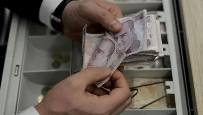 KRA YARDIMI BAVURUSU NASIL YAPILIR?    Hasarl olarak tespit edilen ev sahiplerine aylk 5 bin lira, kiraclara ise aylk 2 bin lira barnma yardm yaplacak. 12 ay boyunca verilecek yardmlar iin bavurular e-Devlet "afetzede barnma destei" sayfas zerinden gerekletiriliyor.